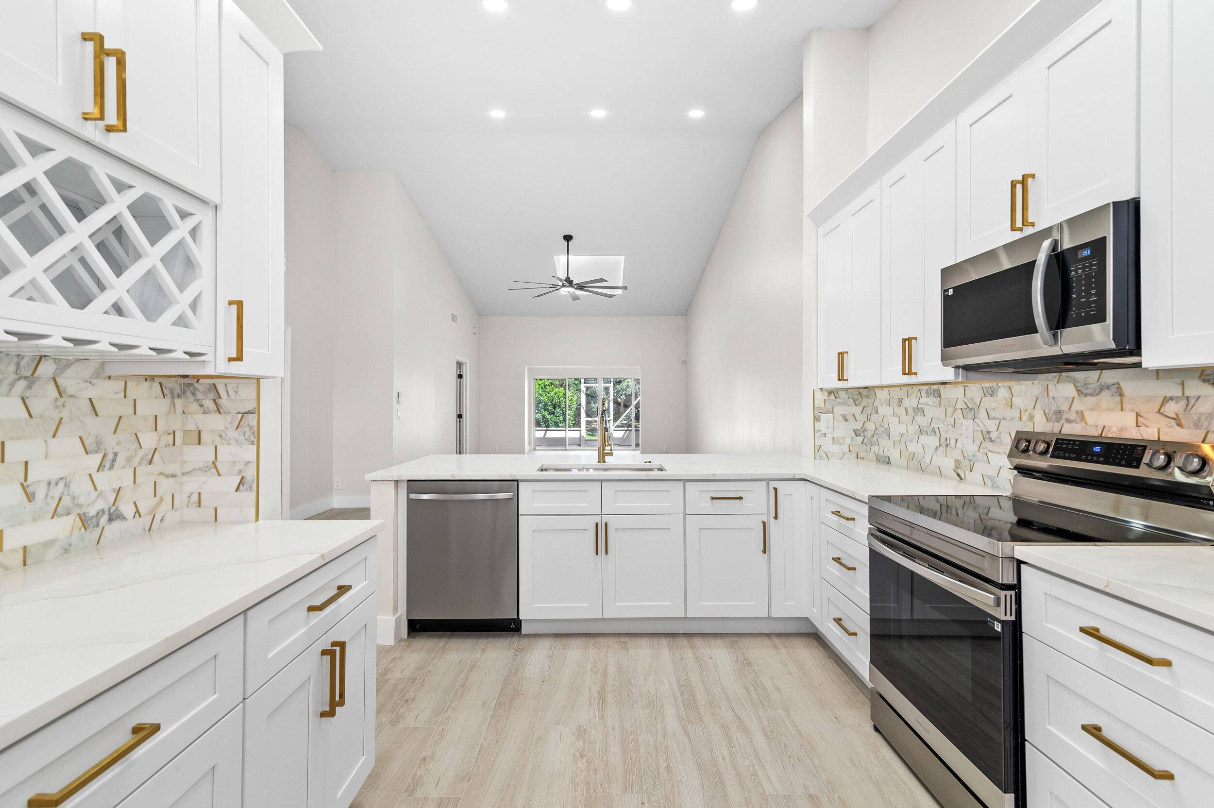 Beautifully remodeled villa style 2 bedroom 2 bath with large office that could easily made into 3rd bedroom.