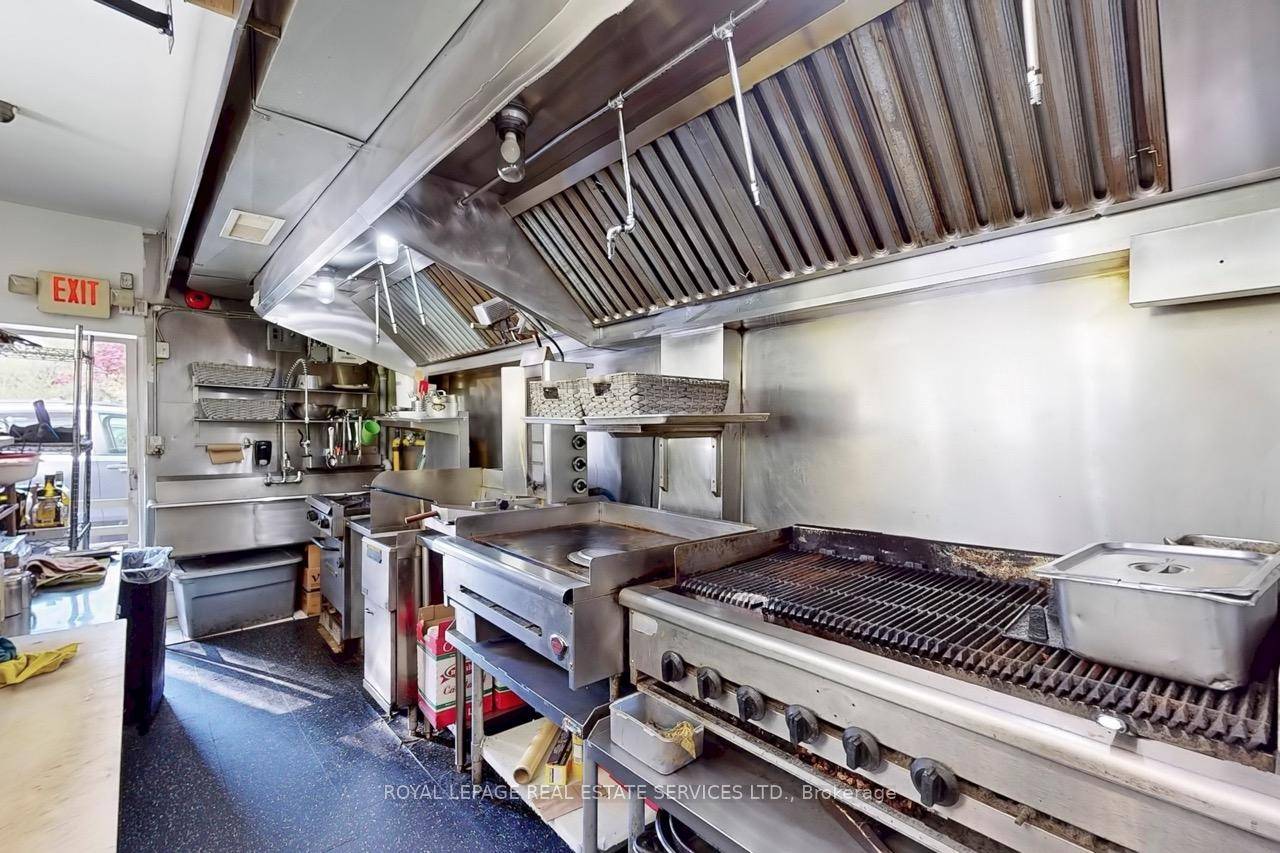 Welcome to an ideal owner operator fast food restaurant location in the heart of Yonge amp ; Lawrence.