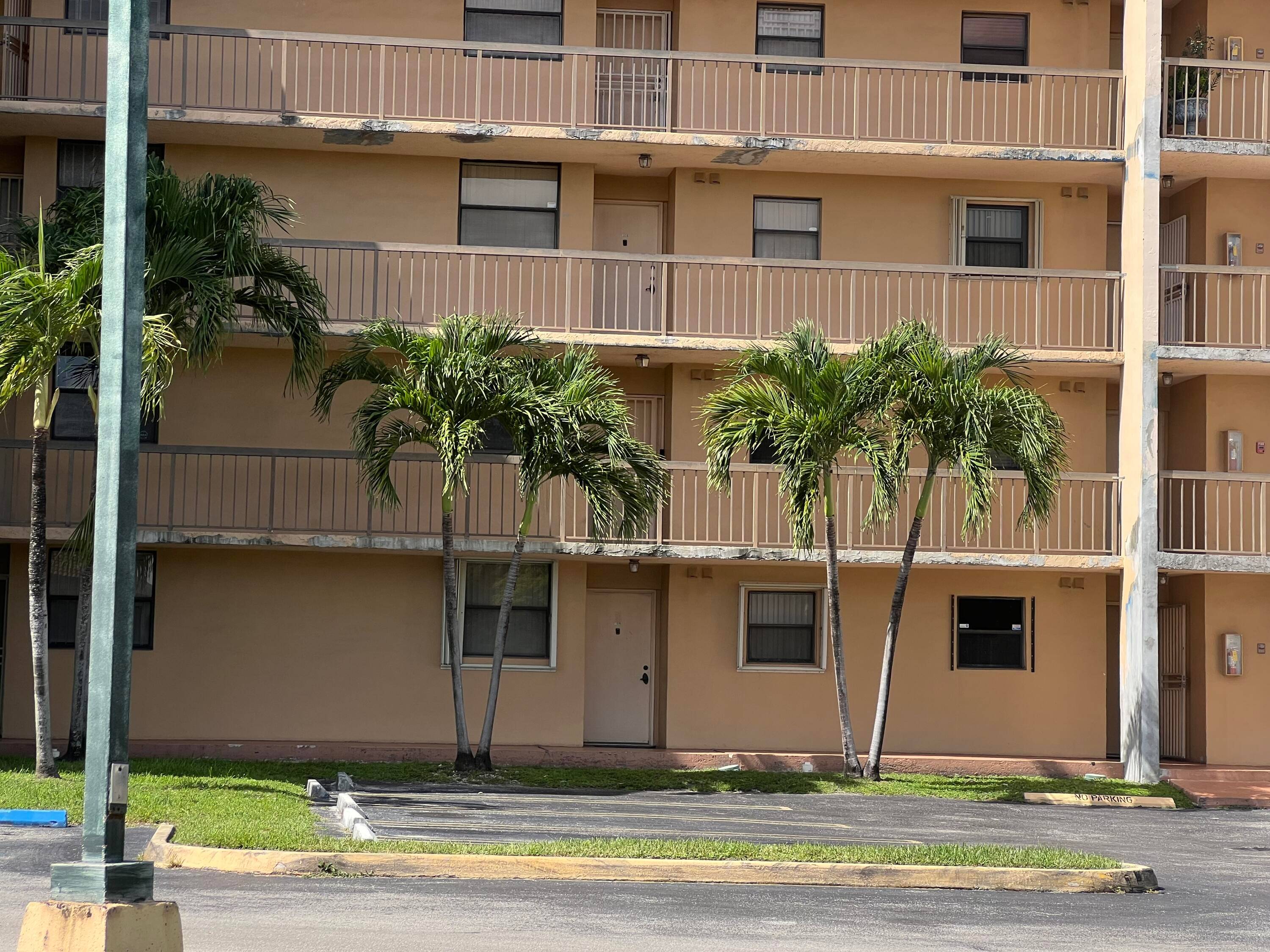 Beautiful Waterfront Condo, located in the heart of Miami.