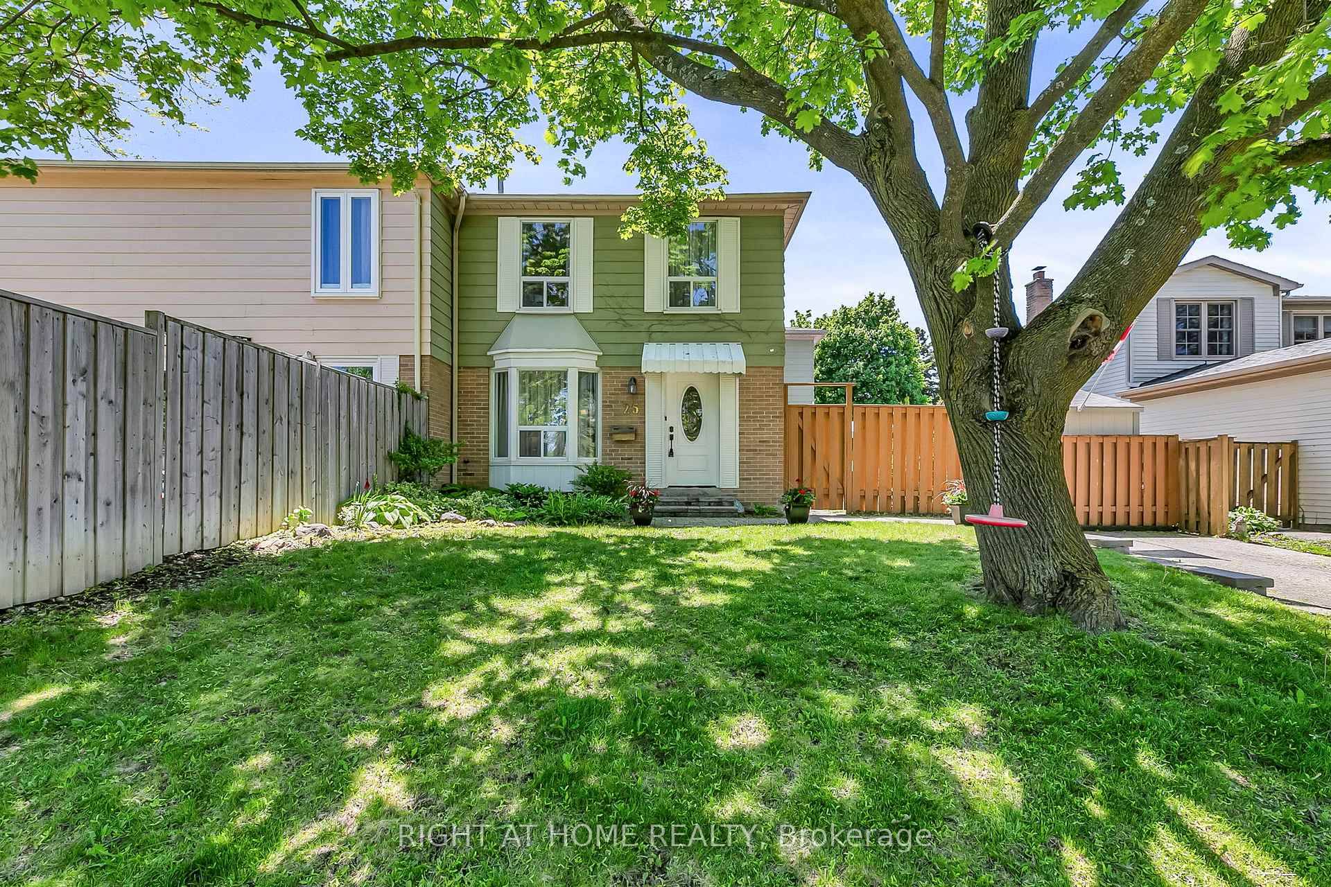 END UNIT Freehold Townhouse No Maintenance Fees !