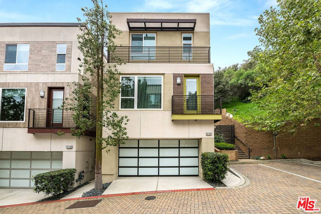 6760 W Gill Way 3BR Hollywood Hills East La