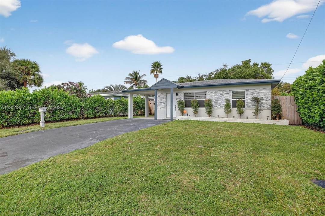 Completely Renovated N. Andrews Gardens 2 bedroom 2 bath amp ; Office, New Quartz Kitchen with White amp ; Gray Lacquered Custom Cabinetry, amp ; S S Appliances, Bathrooms are ...