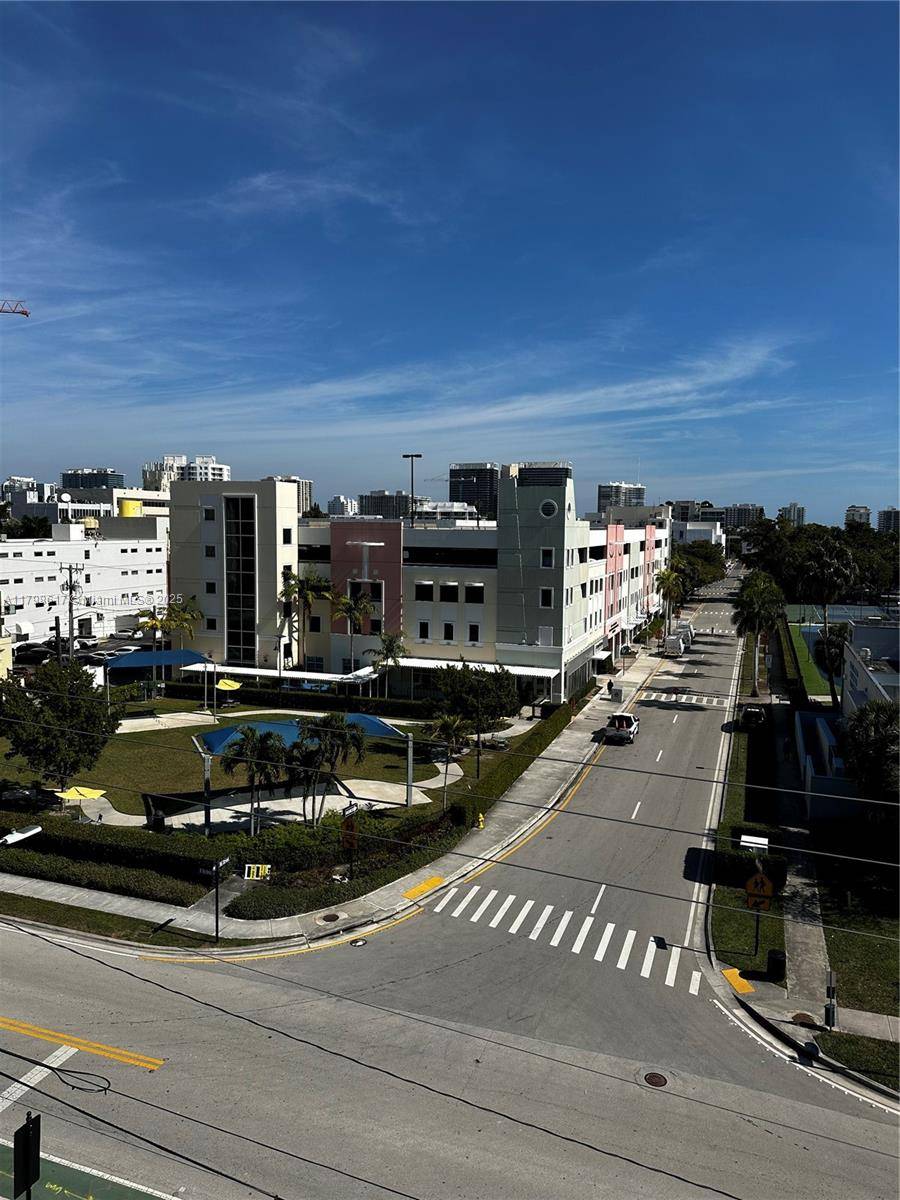 Peaceful Living in Prime Bay Harbor Location St.