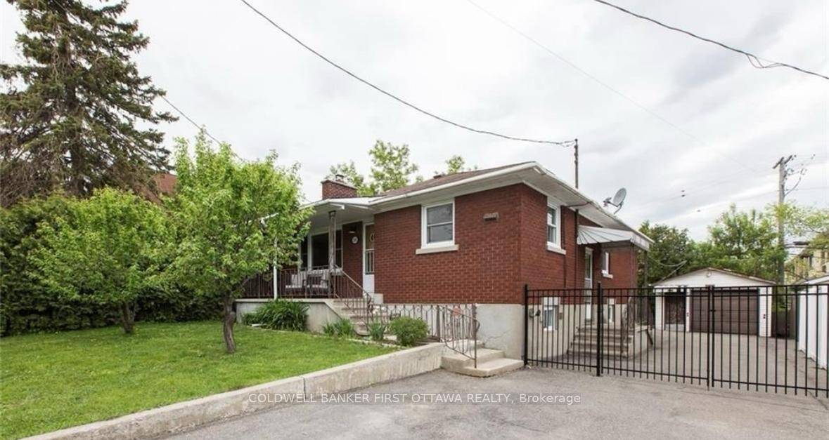 Welcome to this beautifully updated 3 bedroom, 1 bathroom upper unit.
