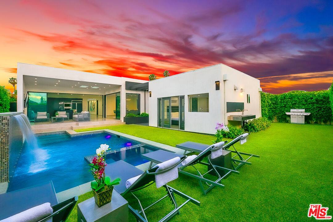 1855 1857 STEARNS DR 4.0 Beverlywood LA