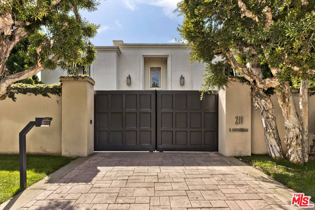 211 S Rockingham Ave 5BR Brentwood La