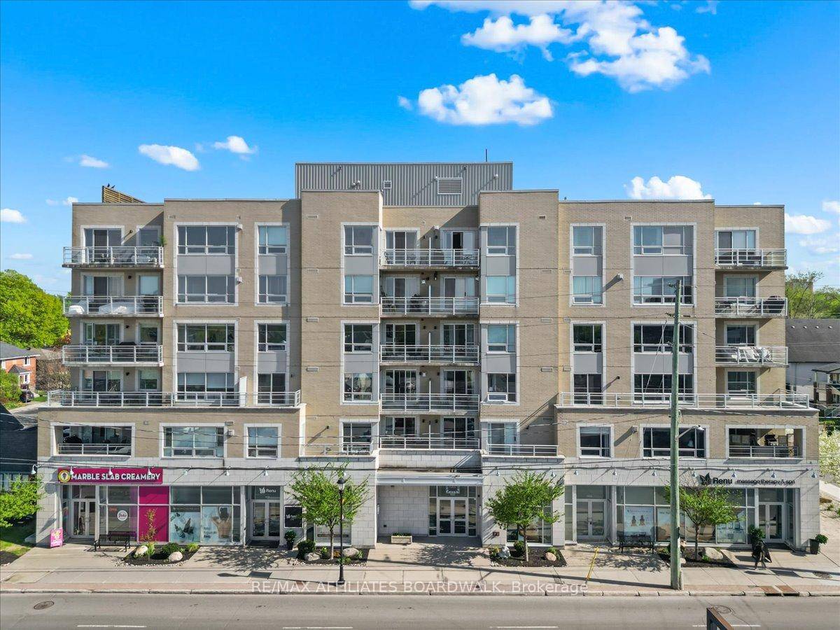 Impeccably maintained, this 2 bedroom, 2 bathroom condo offers timeless appeal and versatile style.