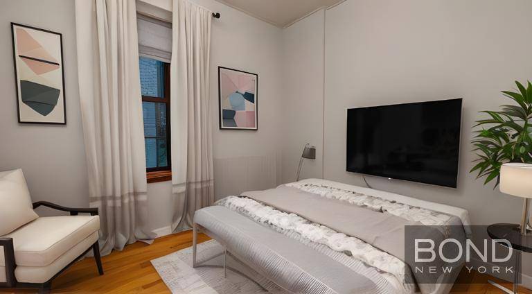 Large 3 bedroom apartment in the heart of East Village !