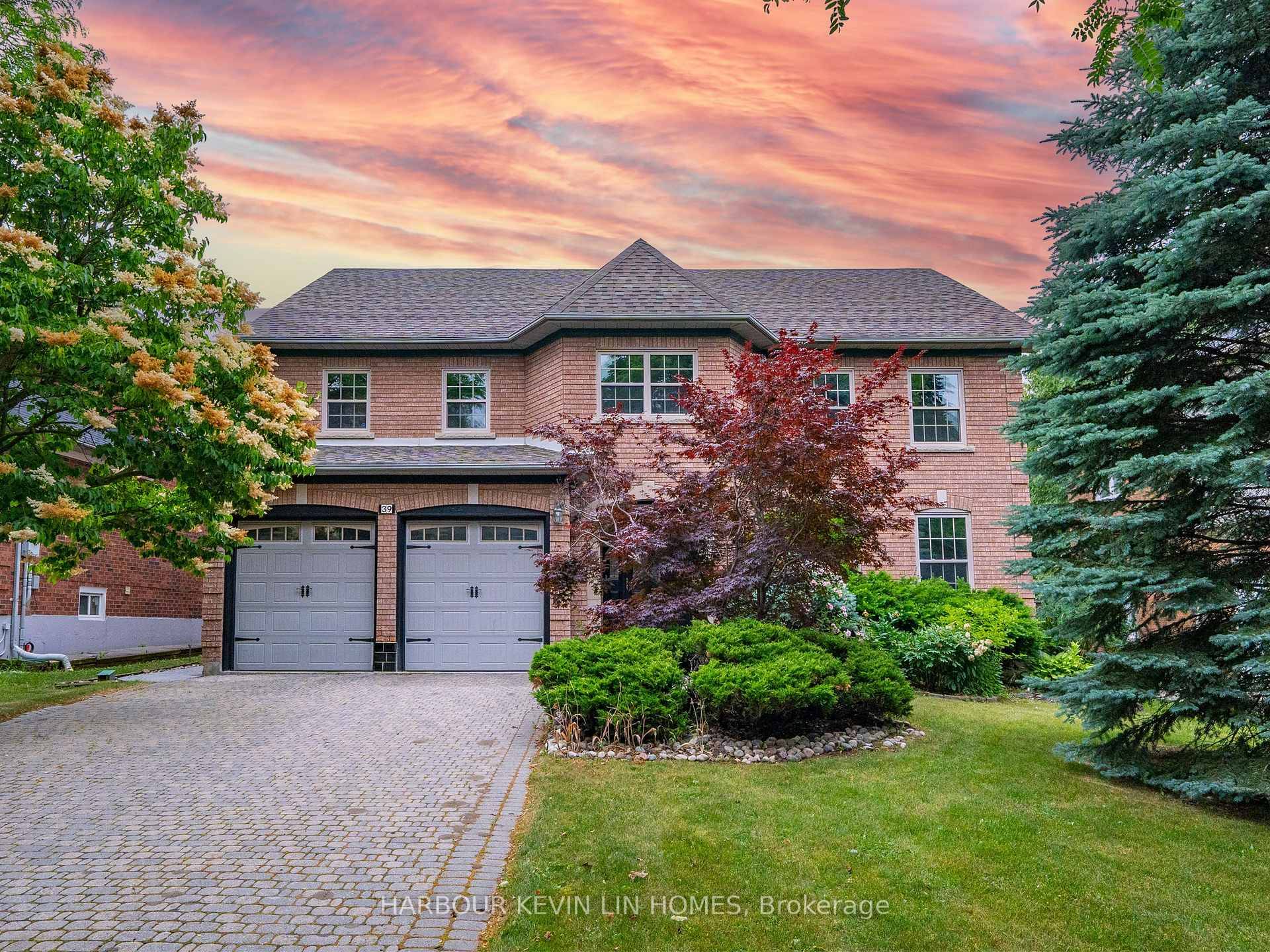 Welcome To 39 Montclair, A Stunning Family Retreat Nestled In The Prestigious Bayview Hill.