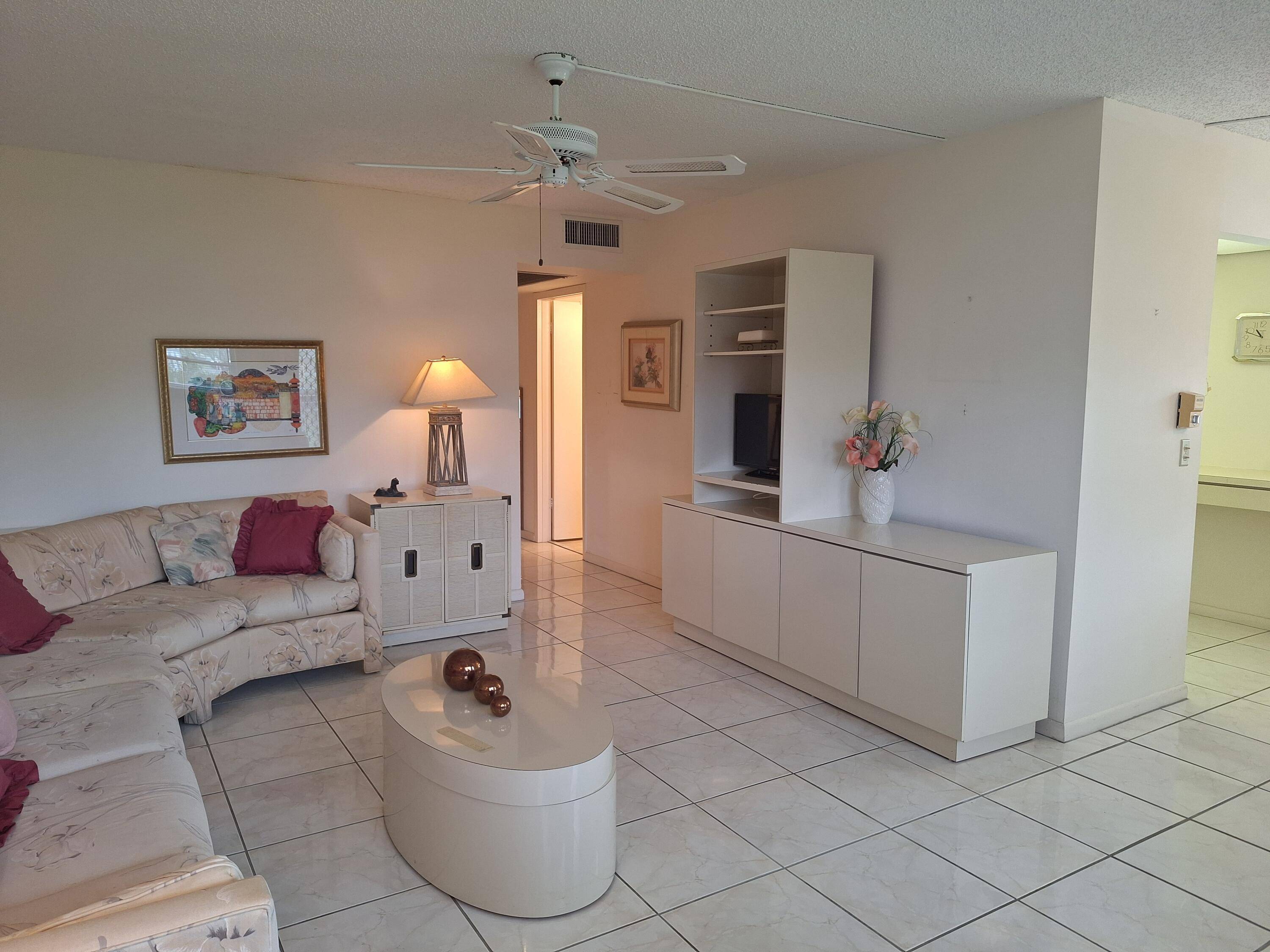 PRICED TO SELL ! ! Estate sale CORNER 2 bed 2 bath apartment.