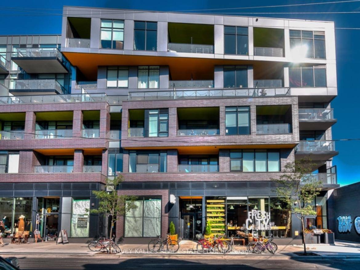 109OZ is located in the heart of Ossington's vibrant neighbourhood.