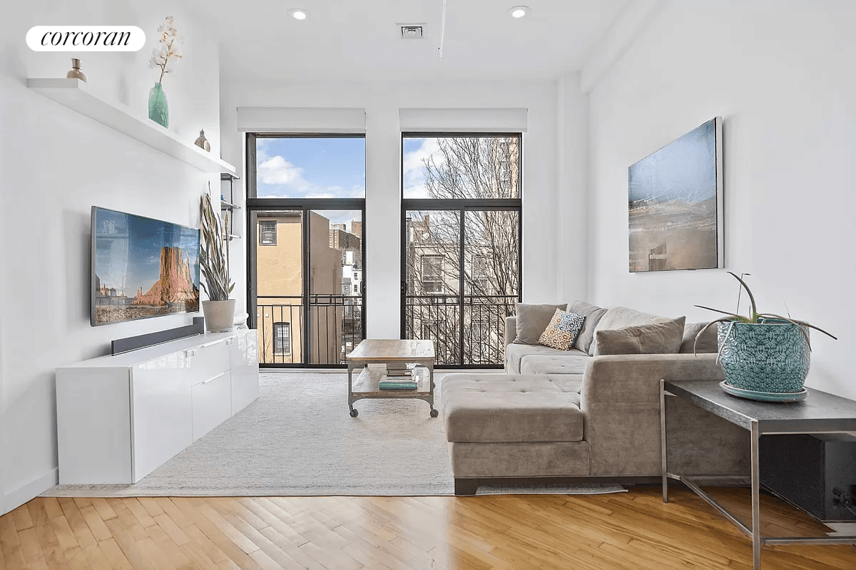 3H at 105 Lexington Ave is a spectacular two bedroom one bathroom 1, 175 sq ft LOFT apartment !