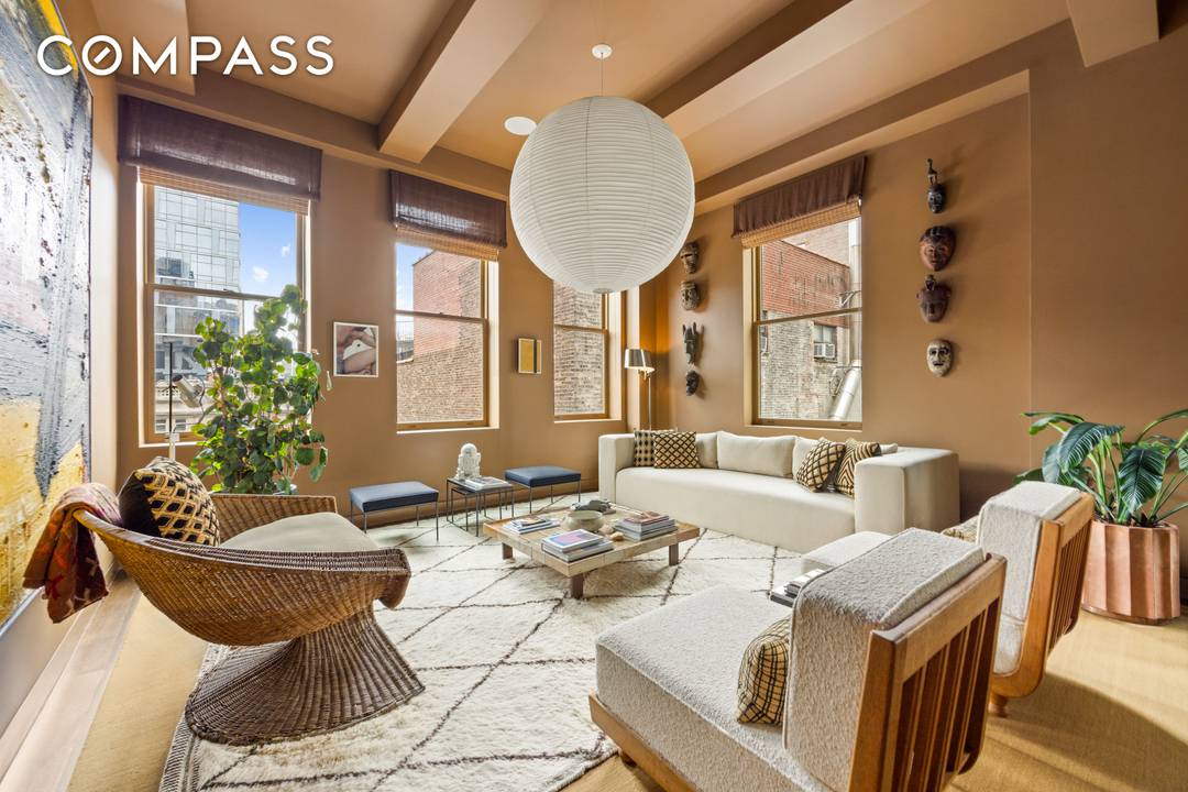 Full floor residence with keyed elevator access in The Paperbox Building.