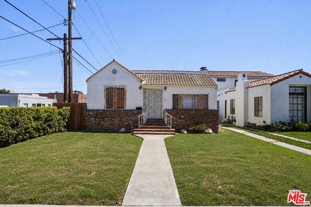 418  S La Peer Dr 2BR La