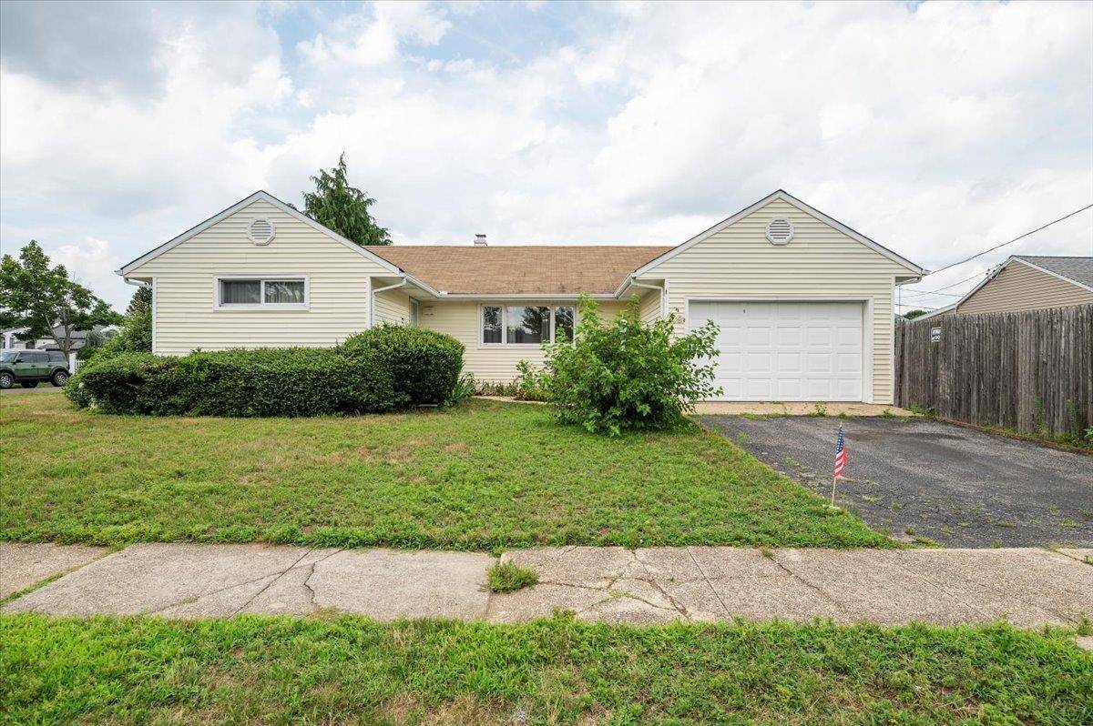 Don't miss the opportunity to own this 3 bedroom 2 bath ranch situated on a corner lot in the Bethpage School District !
