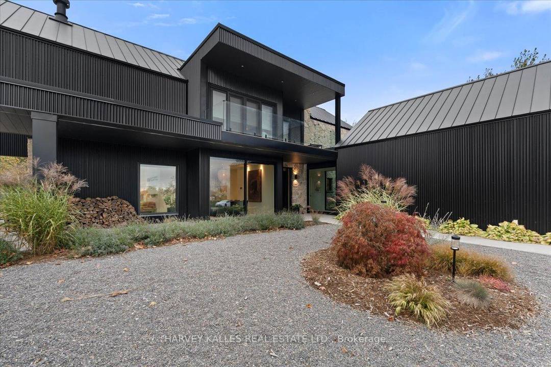 Custom designed modern masterpiece compound built on majestic 2.
