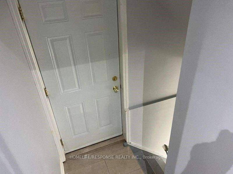Amazing 2 Bedroom Basement And One Full Washroom In The Heart Of Mississauga.