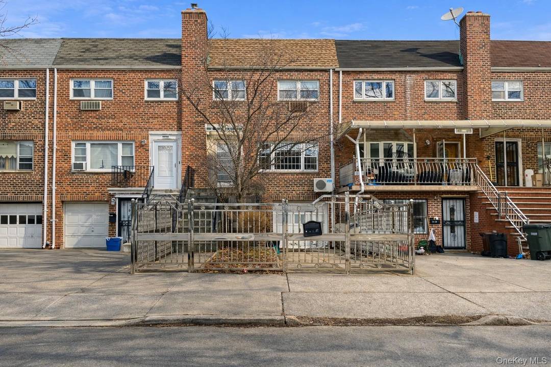 Spacious full house rental located in the heart of Kew Garden Hills.