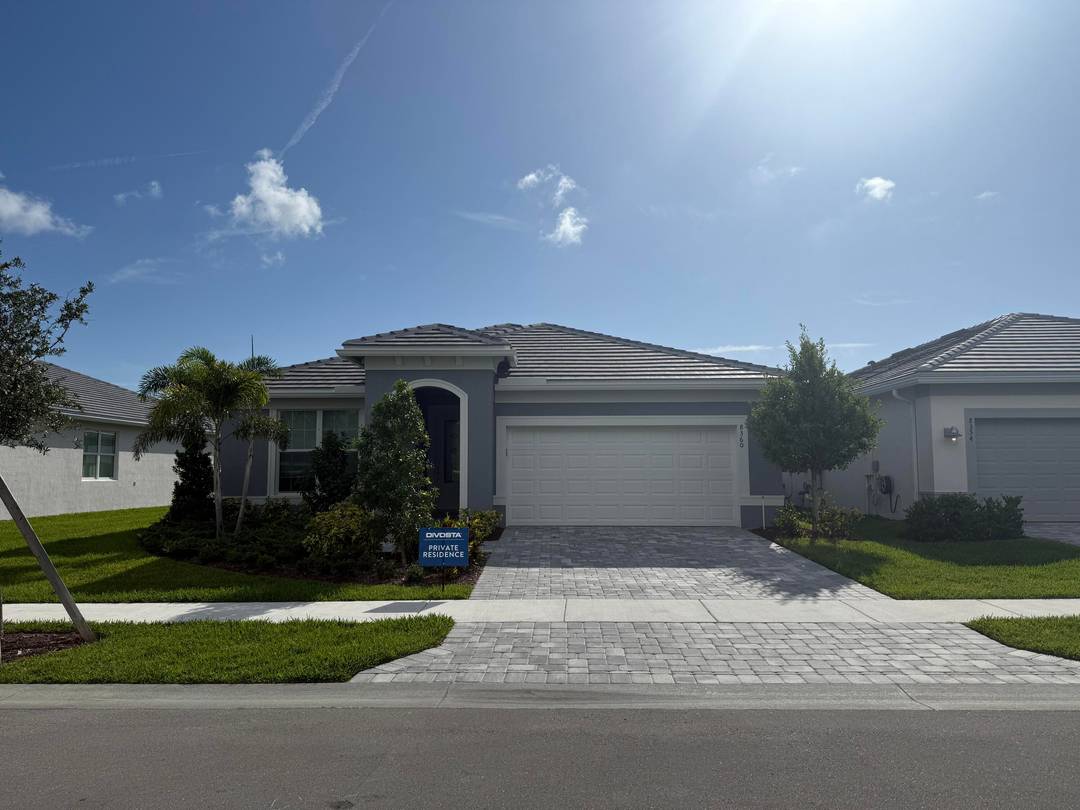 Brand New 2024 Build Single Story family home in Harbor Isles.