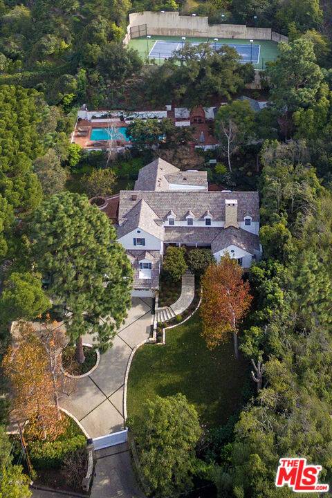 9212   HAZEN DR Beverly Hills Flats LA