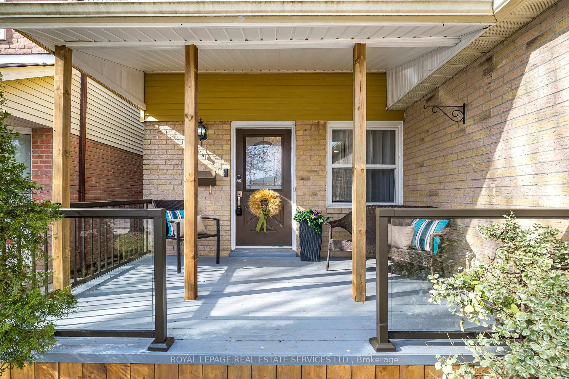Pride of ownership is evident in this lovely 3 1 bedroom, 2 1 2 bathroom detached home, enjoyed by the same family for 30 years.