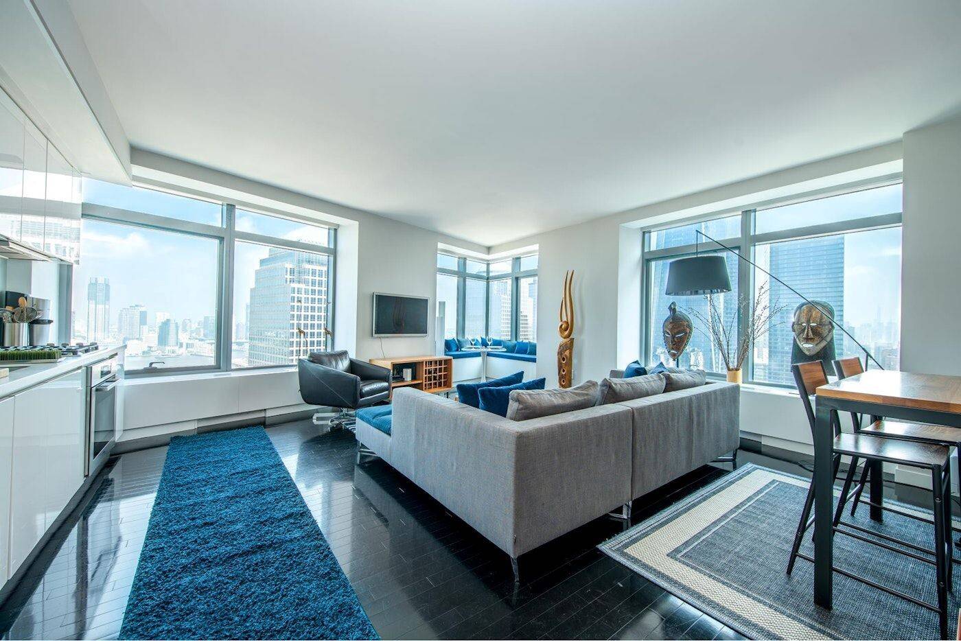 Live luxuriously in this corner 2 Bedroom, 2 Bathroom condominium home at approximately just under 1200 sq ft.