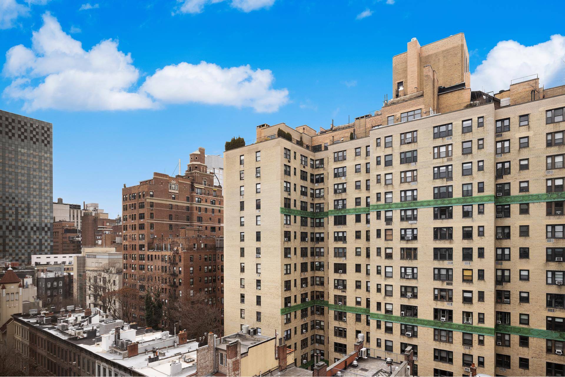 PRICE REDUCTION AND NO BOARD APPROVAL FOR TRIPLE MINT RENOVATED, 1BR, 1 BATH COOP W DEVOTED OFFICE amp ; SEPARATE DINING ALCOVE, LOVELY VIEWS amp ; FULL SERVICE CONDOP.
