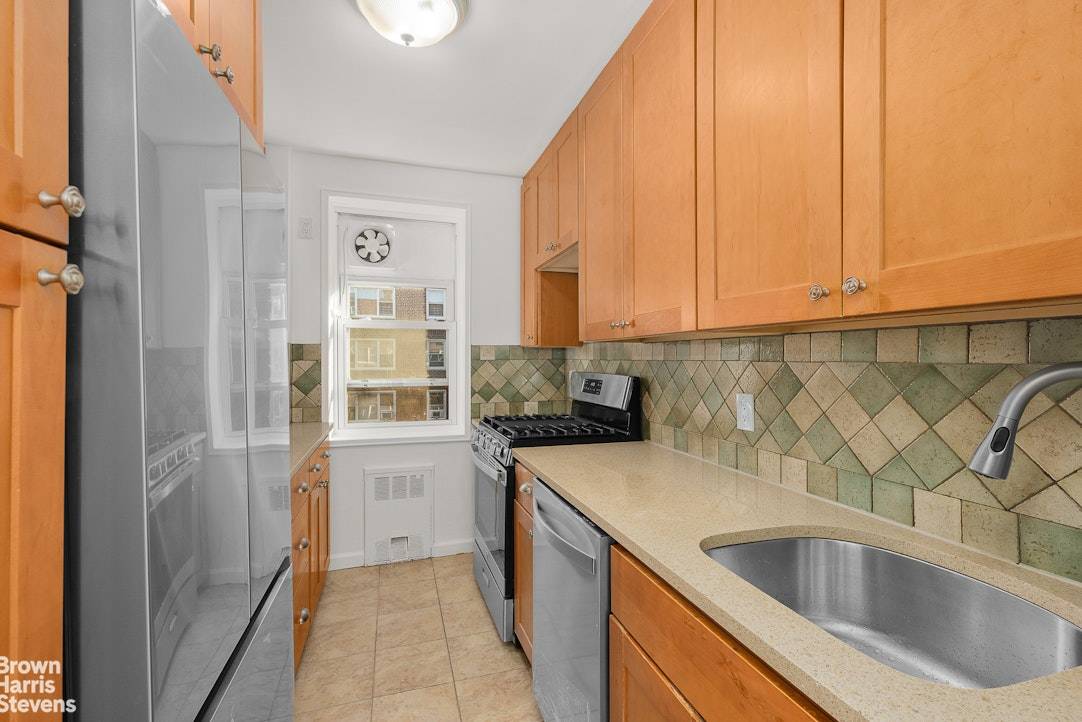 Bright, Sprawling, Renovated Two Bedroom Oasis with Parking no waitlist !