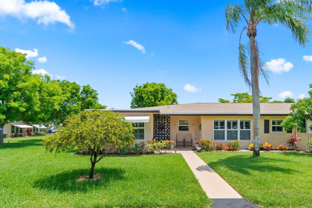 Renovated 2 bedroom villa in highly sought after section 4 of High Point.