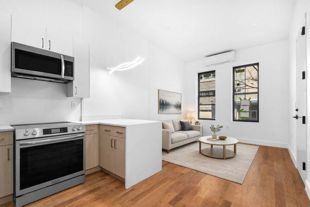 3 Bed 2 Bath Duplex with Private Backyard Welcome home to this brand new, fully gut renovated 3 bedroom, 2 bathroom garden duplex offering rare private outdoor space in the ...