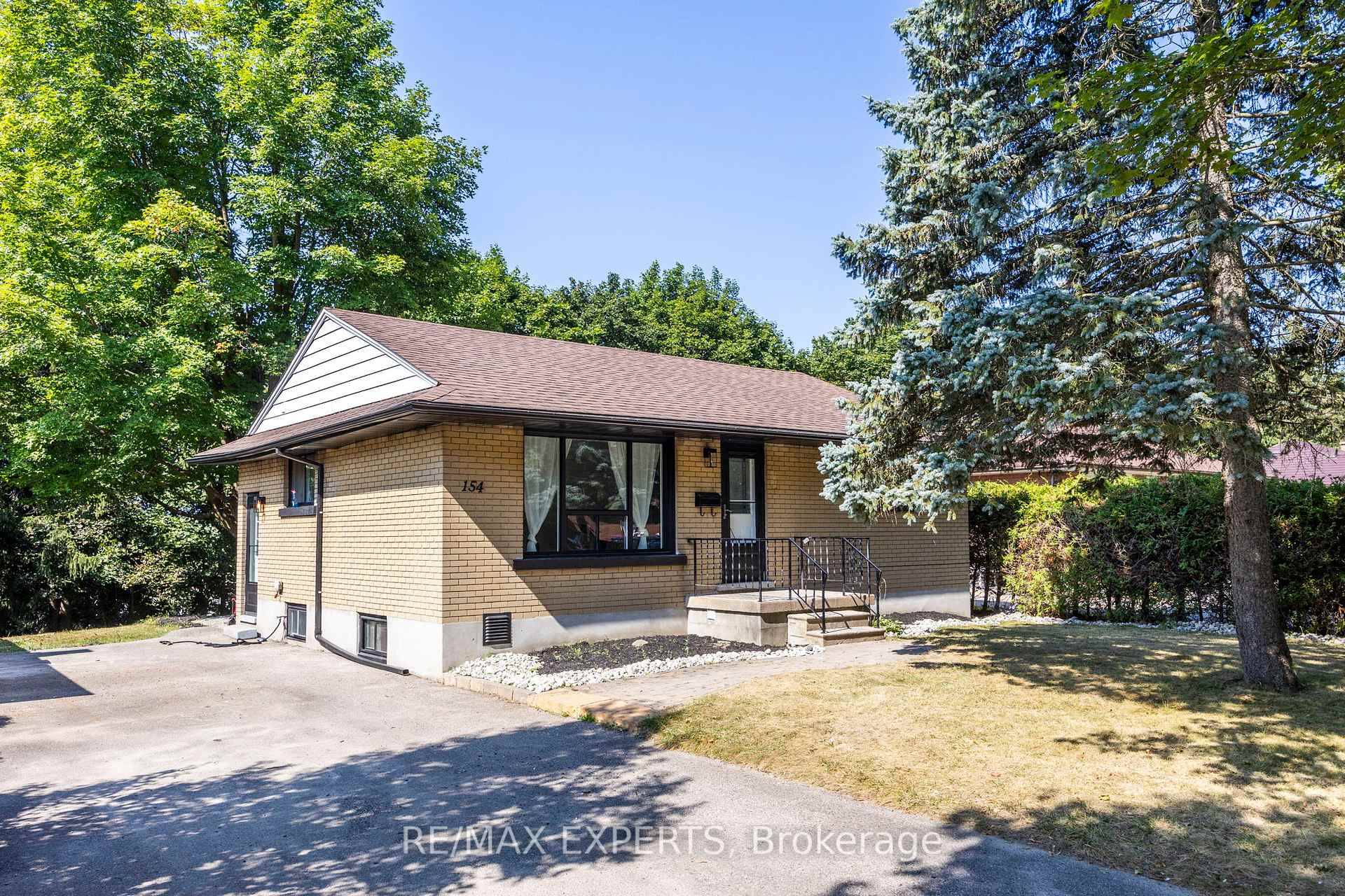 Stunning Fully Renovated 3 1 Bedroom 2 Bathroom Home Offering Nearly 1800 Sqft Of Finished Living Space.