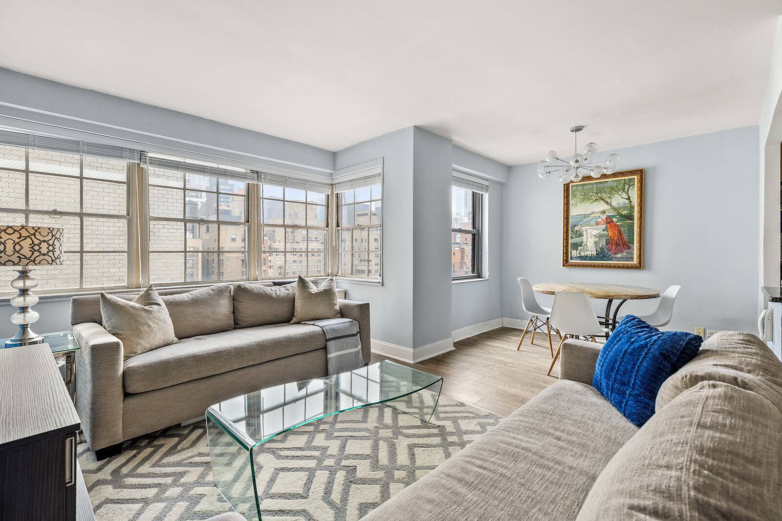 Welcome to your cozy urban oasis in the heart of Murray Hill !