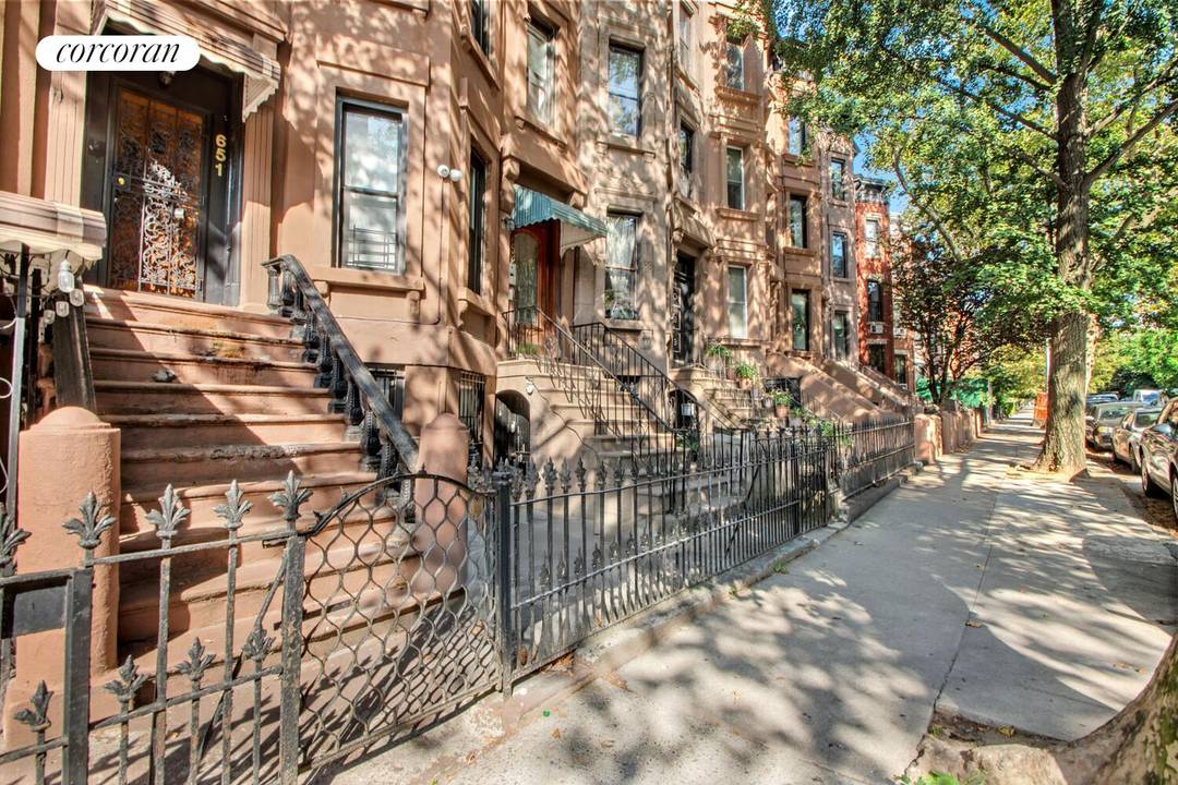 Bring your contractor and let s make a deal !