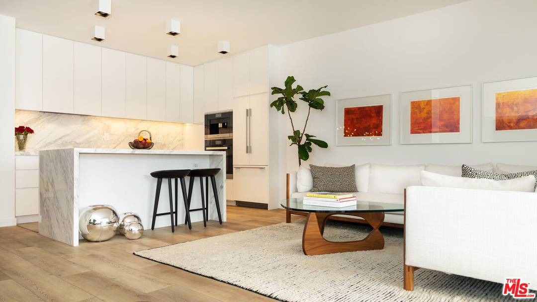 999  N Doheny Dr 1BR Sunset Strip La