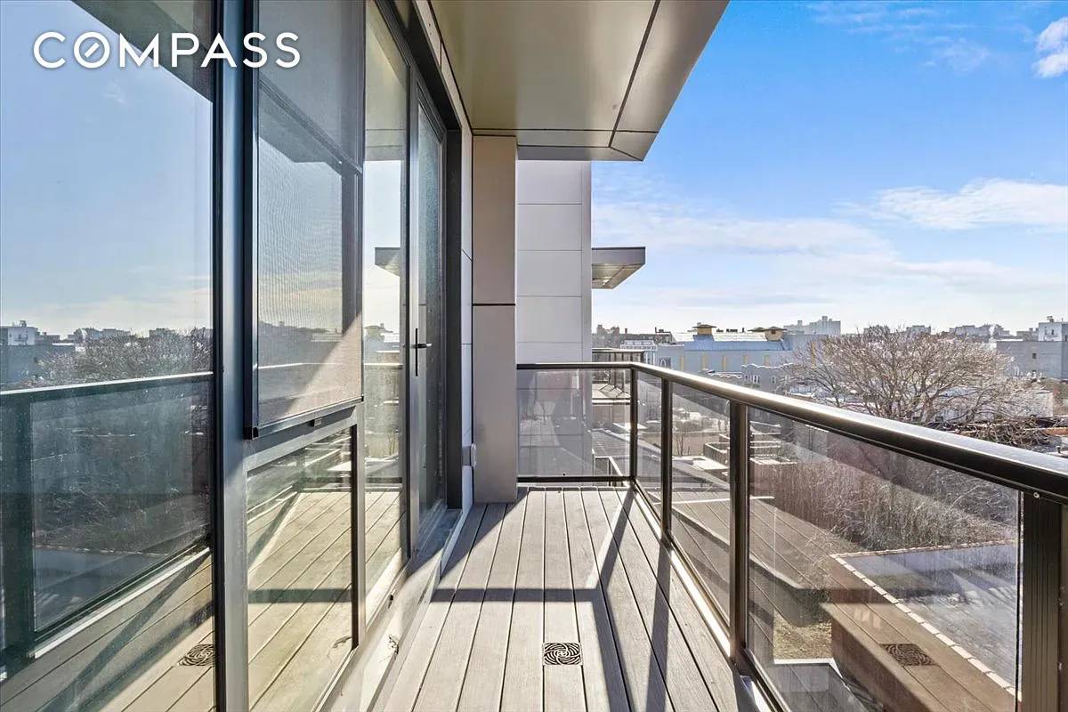 THIS SUNDAY, MOTHER'S DAY, OPEN HOUSE BY APPOINTMENT ONLY POTENTIAL ROOF RIGHTS CAN BE PURCHASED Enjoy contemporary designer interiors and private outdoor space in this stunning, energy efficient two bedroom, ...