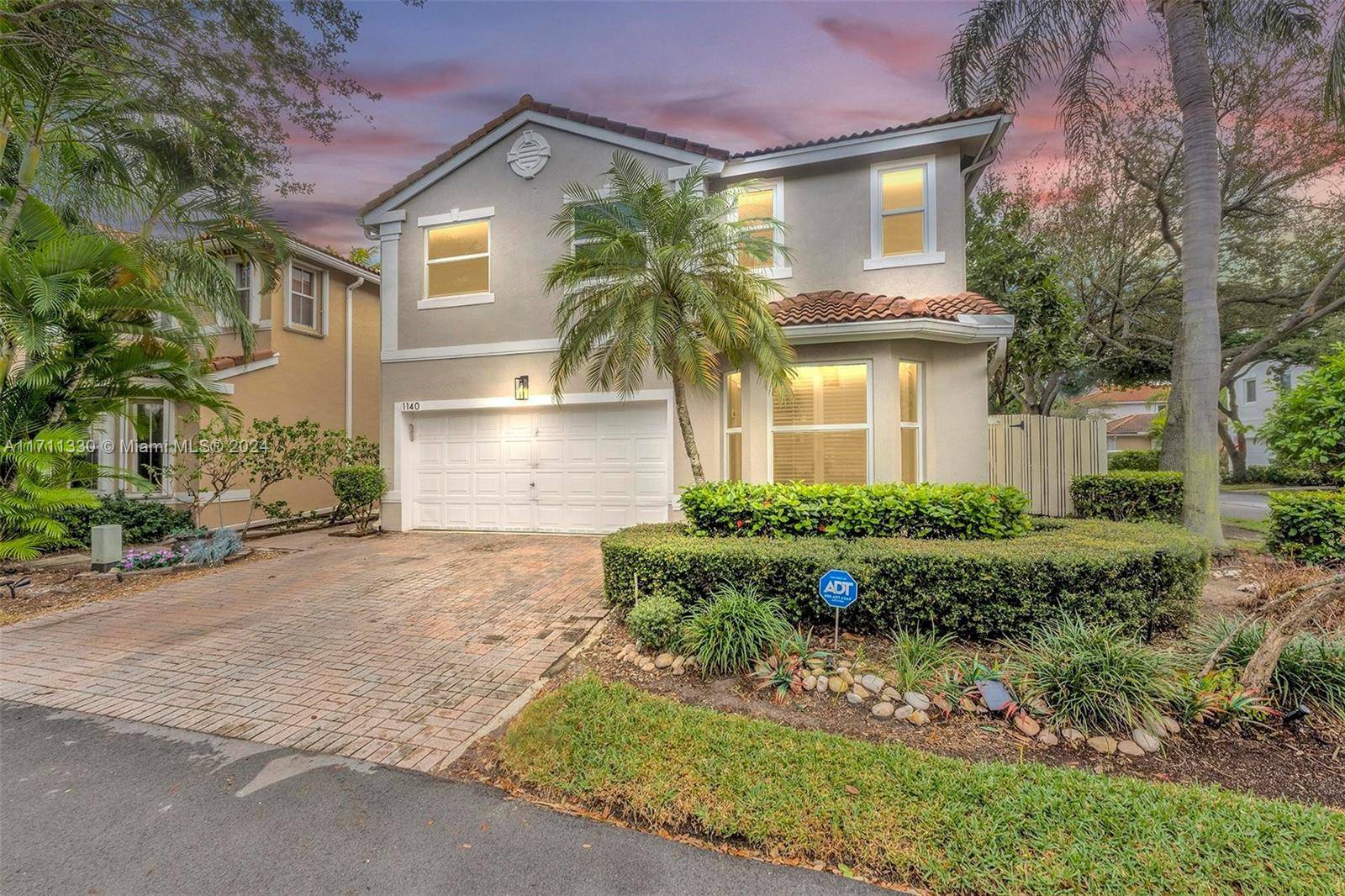 West Lake Village, Corner property, zen like backyard, paver patio amp ; hand pieced teak stained fence, designer elements, saturnia floors, Vaulted ceilings, crown moldings, hand crafted entry columns, artistically ...
