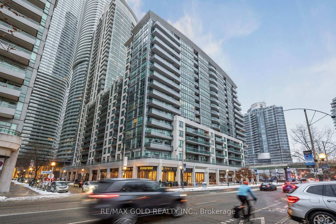 25 Lower Simcoe St, Suite 1819 A Beautifully Designed 1 Den Condo Offering 672 Sq Ft Of Functional Living Space In The Heart Of Downtown Toronto.