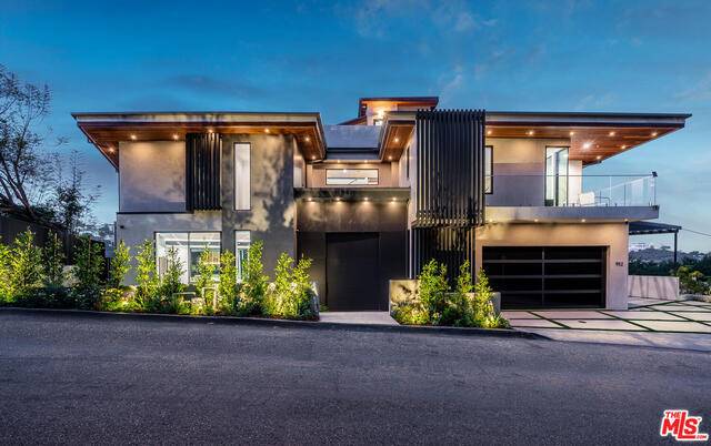 952  N TIGERTAIL Rd Brentwood LA