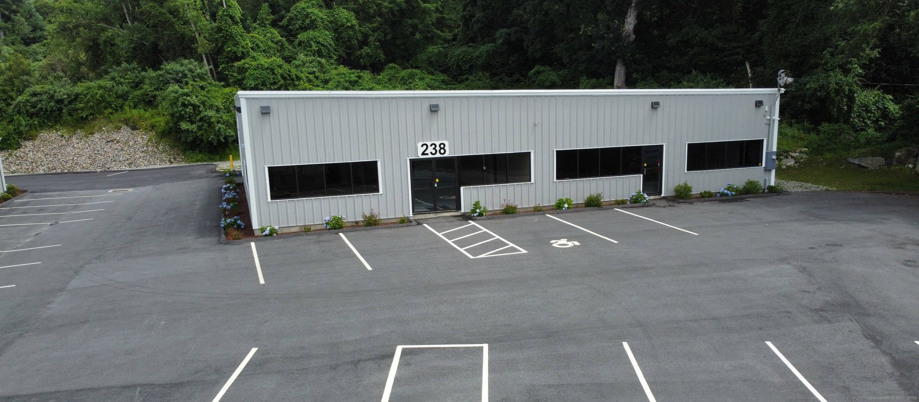 For Sale 982, 143 or Lease 11 SF NNN NNN 1.