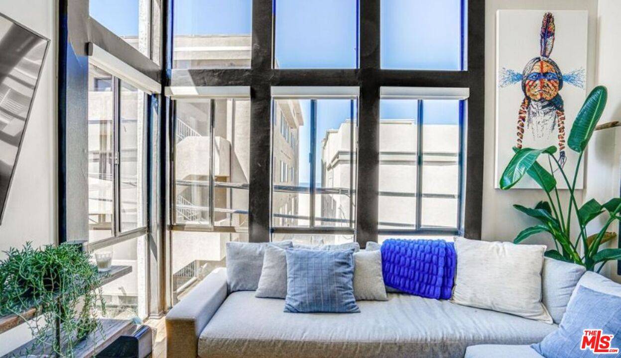 14  Mast St 2.0 Marina Del Rey LA