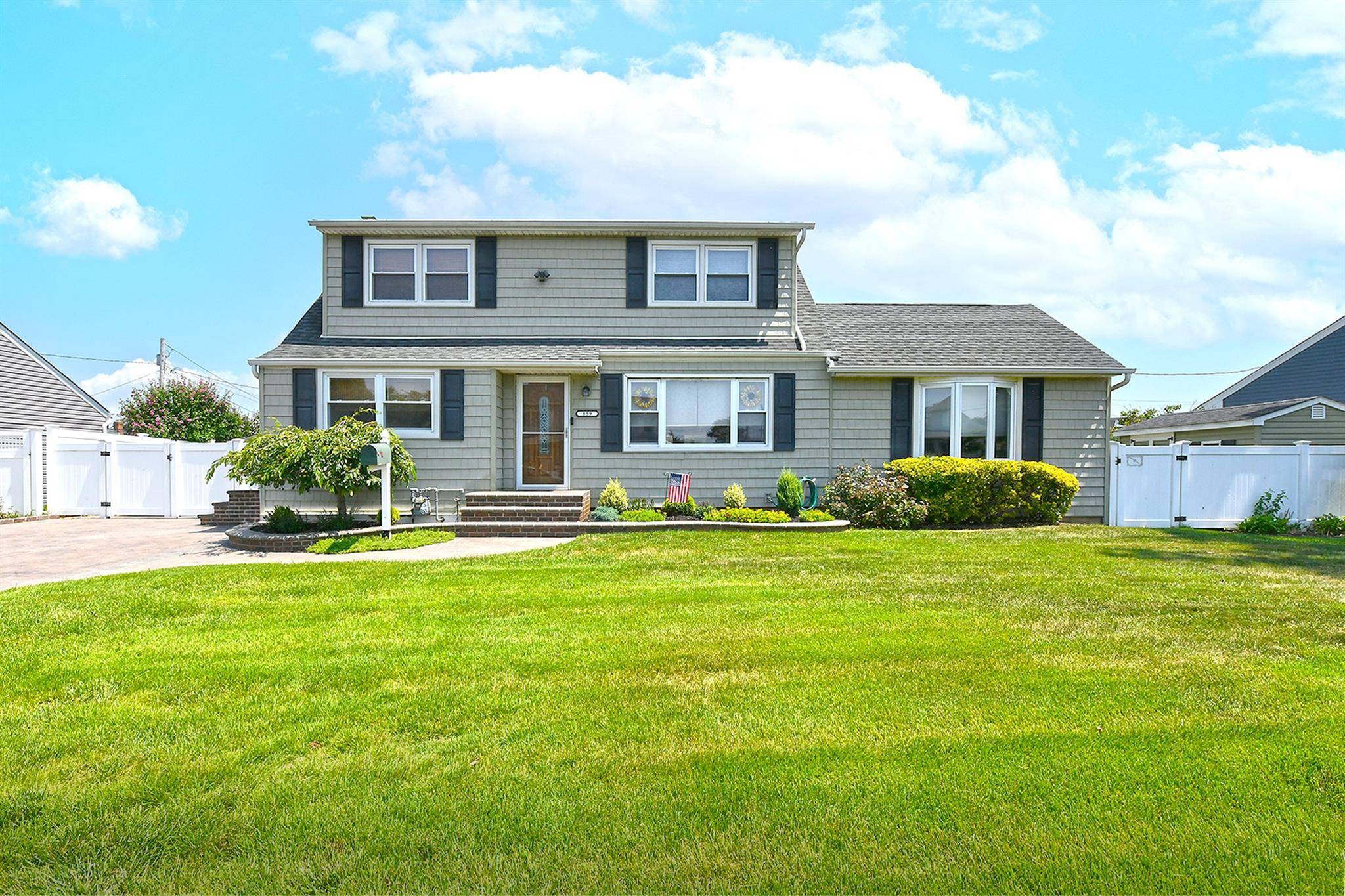 Here it is... YOUR DREAM HOME !