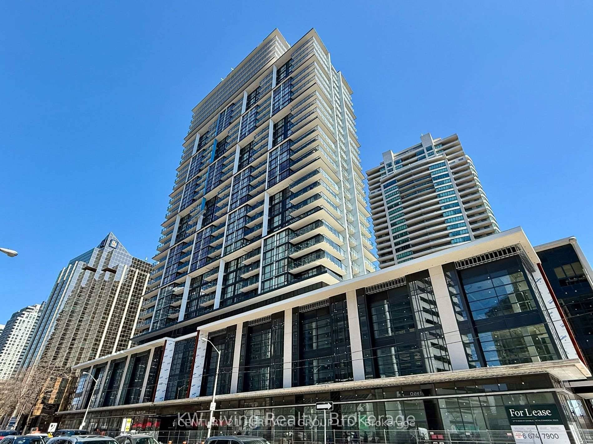 Brand New 1 Bedroom High floor 570SF Unit !