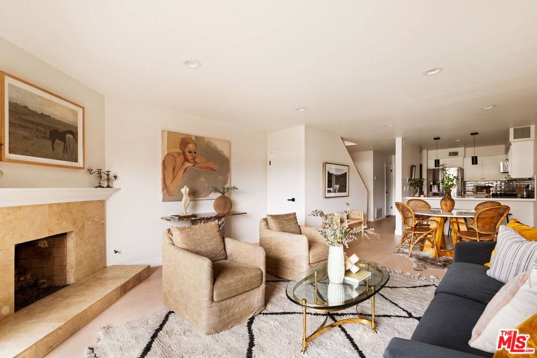 328   Culver Blvd 2BR La