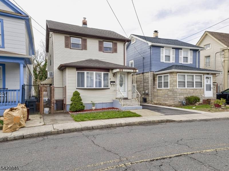 Desired Bloomfield Colonial offers 3 bedroom 1.