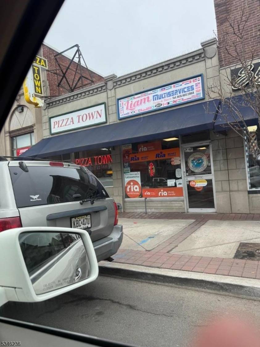 THIS IS A DOMESTIC AND INTERNATIONAL MONEY TRANSFER SERVICE OFFICE, HAS DIFFERENT TYPES OF COMPANY LIKE RIA TIGO BANCO AZTECA, ALSO EXPORTS PACKAGES TO MEXICO CENTRAL AND SOUTH AMERICA.