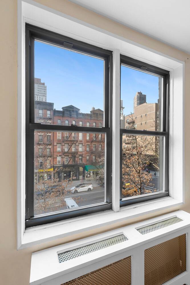 Welcome to Residence 4B at 1420 York Avenue, a bright and thoughtfully updated studio in a condominium building, offering an exceptional opportunity for both first time buyers and investors alike.