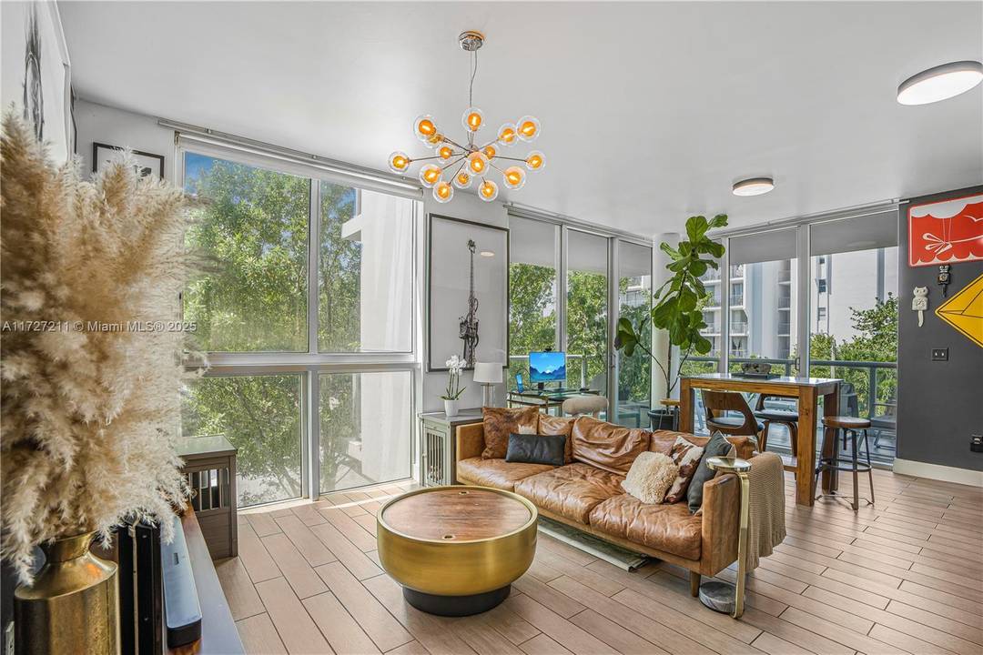 Stylish 1 Bedroom Condo with Bay Views in Miami s MiMo District This 1 bed 1 bath condo offers stunning bay views and modern finishes, including Matte Porcelain Wood Look ...