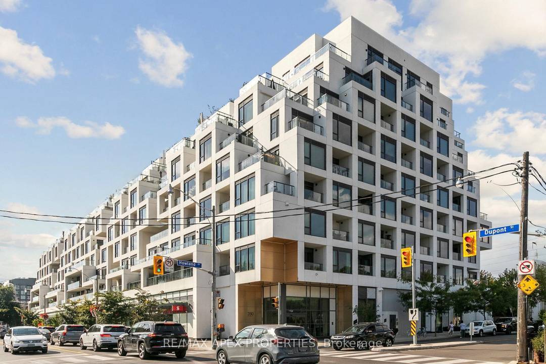Stunning Furnished or unFurnished 2 bedroom, 3 bath plus den Annex condo with rare 2 parking spots and locker in the highly sought after Bianca Condo by Tridel.