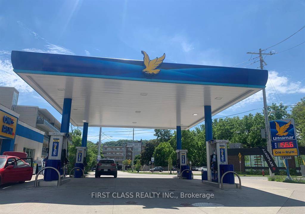 Looking for a strong, stable investment in the gas station industry ?