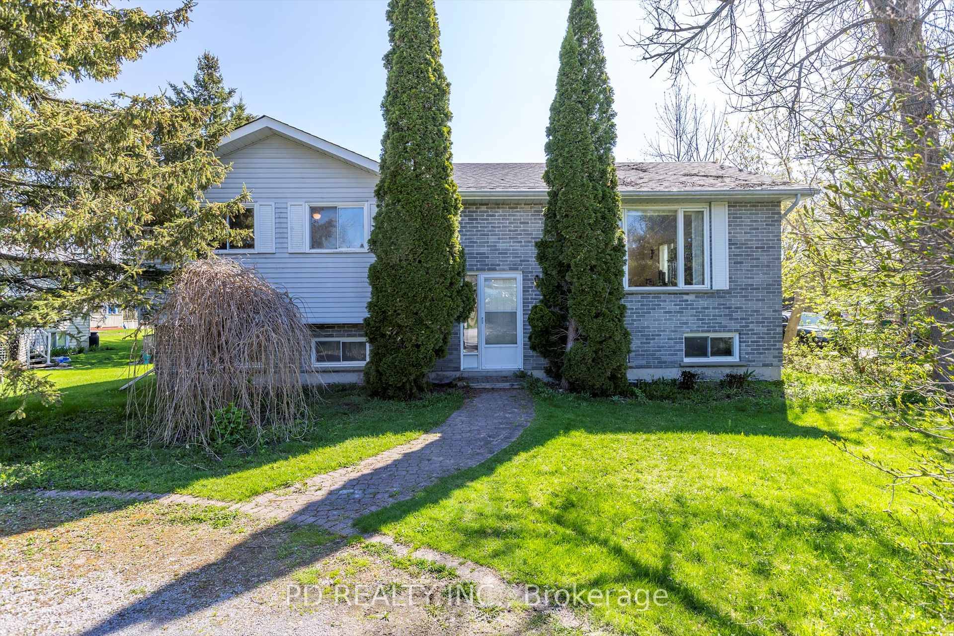 This 2 bedroom, 1 bathroom raised bungalow, situated on a generous lot in a family friendly waterfront community is just a short stroll from Pigeon River.